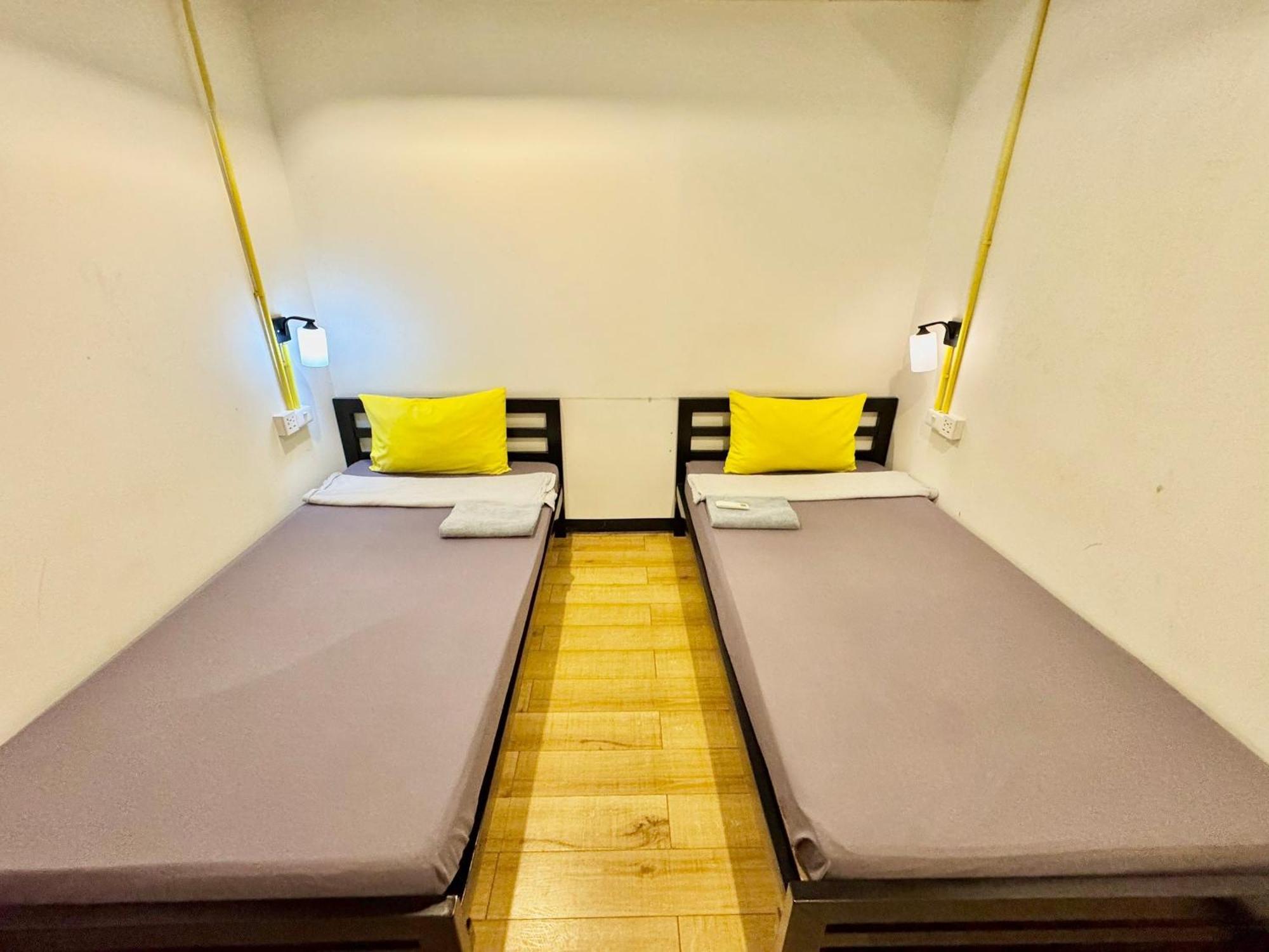 Twin Room,1639608773:JPEG